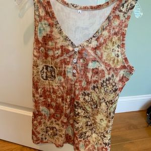 BUTTONED PRINTED V-NECK SLEEVELESS TANK TOP